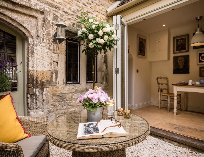 Cotswolds luxury self-catering cottage
