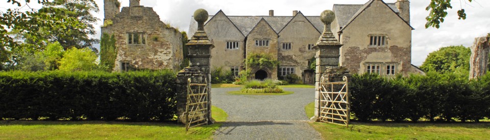 Minstrels Manor